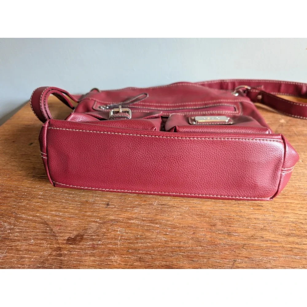 Relic by Fossil Burgundy Red Pebbled Crossbody Bag Organizer Purse Buckle Y2K